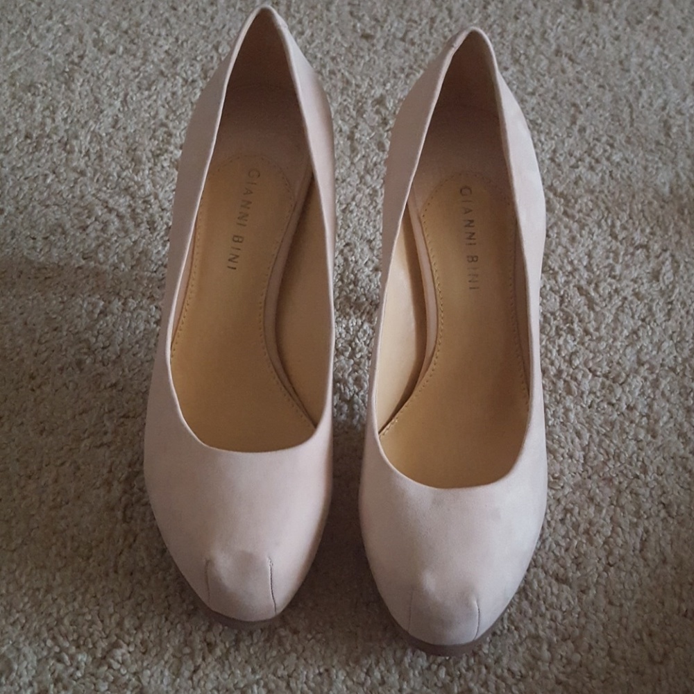 Gianni Bini pale pink