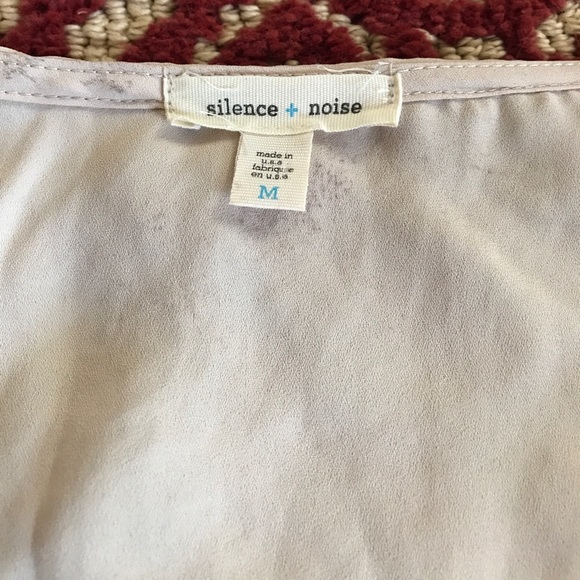 Tan sleeveless dress with pockets - Picture 3 of 4