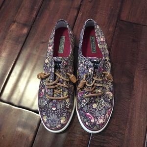 Sperry Sneakers