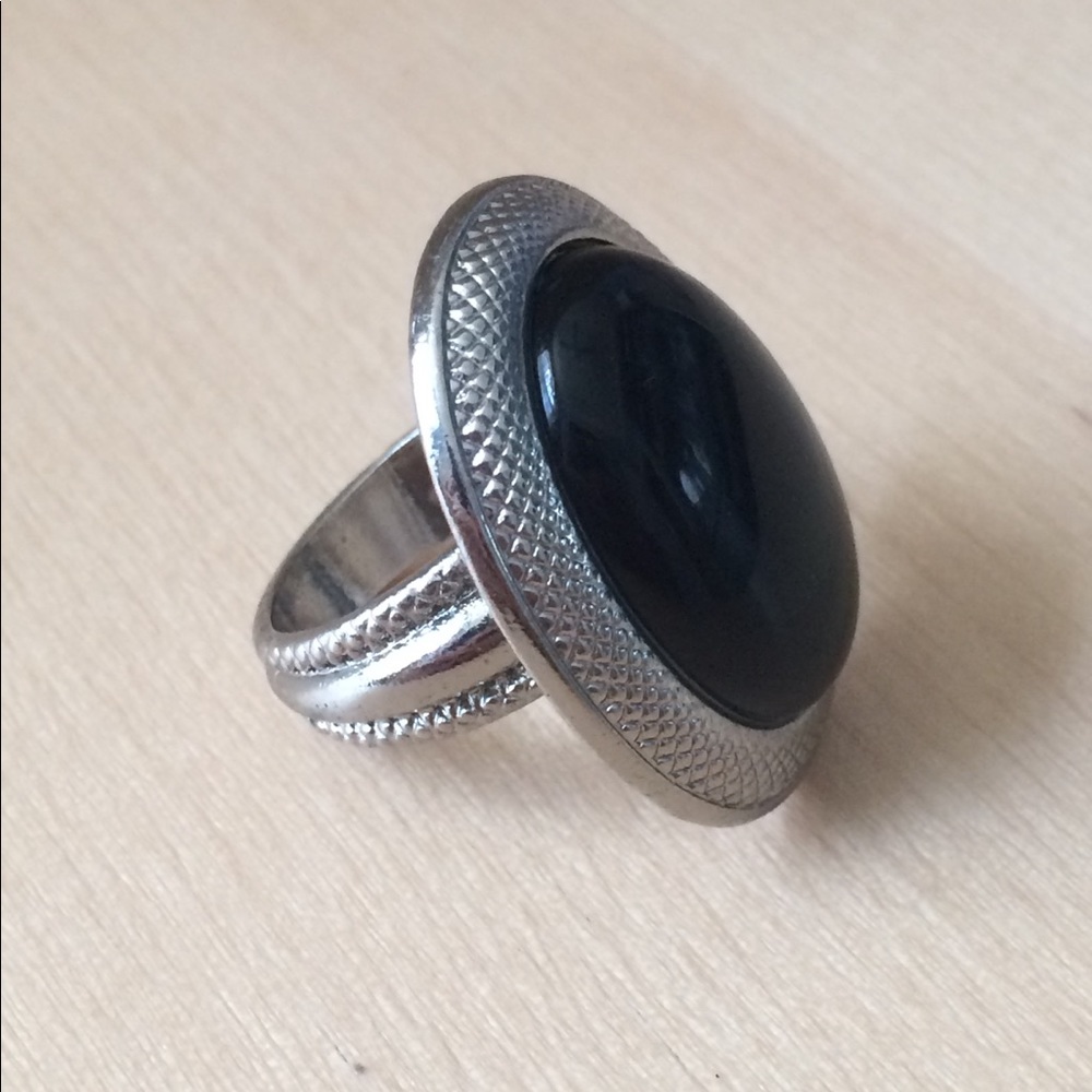 VINTAGE black & silver ring