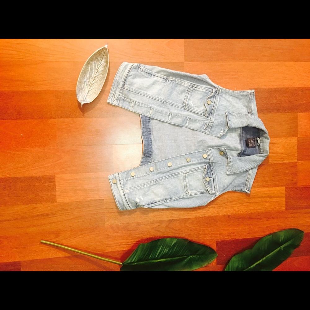 GUESS JEAN JACKET 🌻