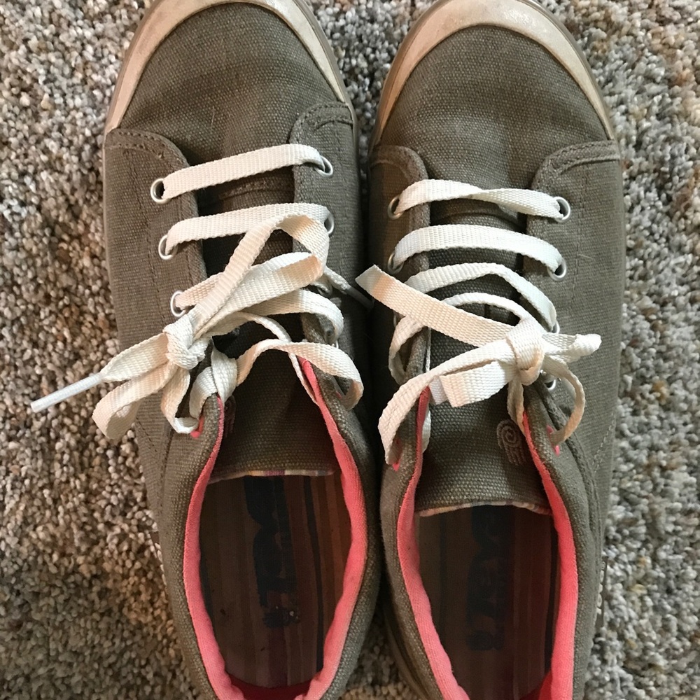 Teva Sneakers