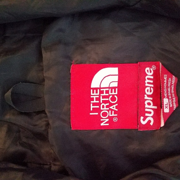 The North Face SUPREME - MAKE AN OFFER! - Picture 2 of 5