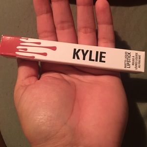 KYLIE JENNER MATTE LIQUID LIPSTICK!!! REAL THING