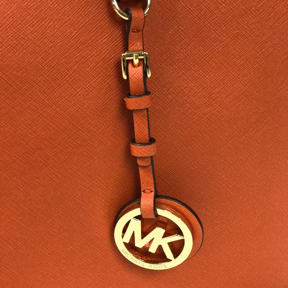 ❌SOLD❌ @lovella's Purses& more..Michael Kors Tote - Picture 6 of 8