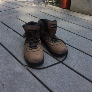 Earth Shoe Hiking Boots