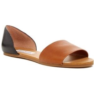Steve Madden sidestep sandal. Brownish tan/ black
