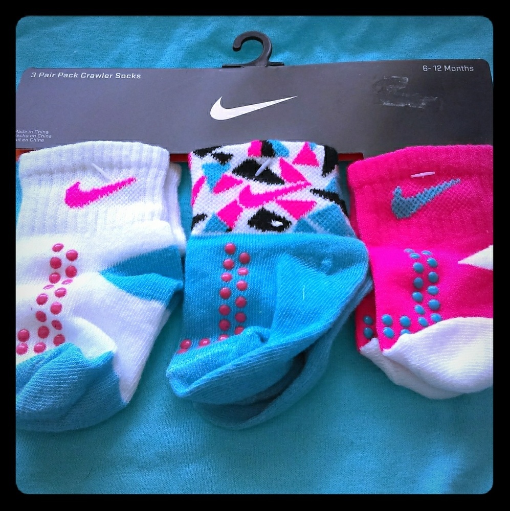 Nike Girls crawling Socks