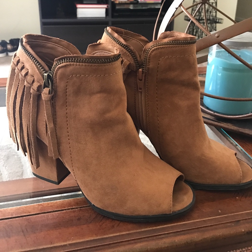 DV peep toe booties