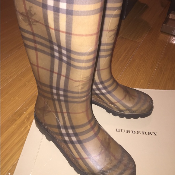 Burberry rain boots - Picture 2 of 8