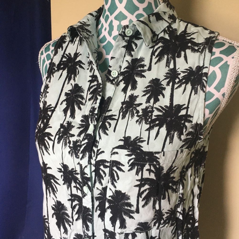 H&M palm tree button down tank