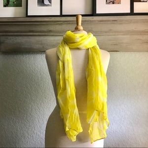 NWOT- Yellow and white Boho scarf