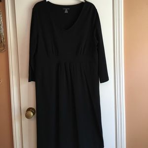 Lands End Black v-neck knit dress size S