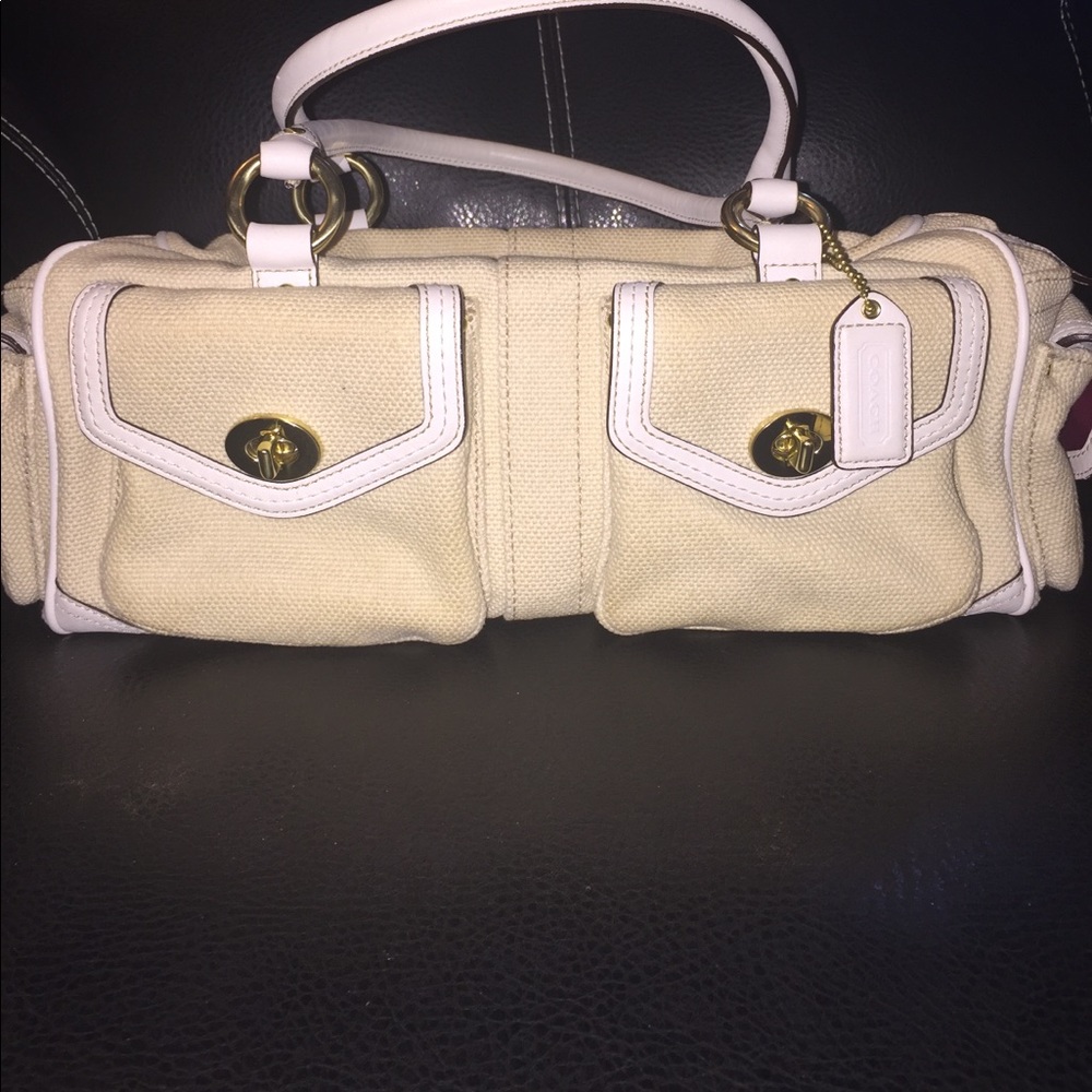 ❗️FREE SHIPPING ON FAIR OFFERS❗️Cream Coach Purse