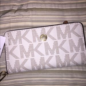 Michael Kors slim tech wallet