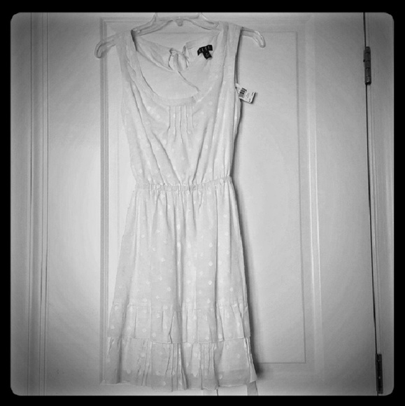 Elle White Dress - Picture 1 of 8