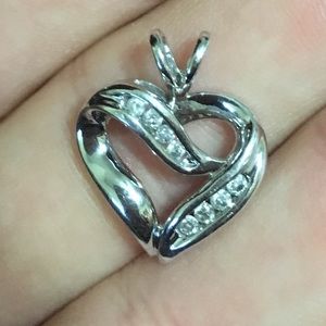 Heart pendant with diamonds