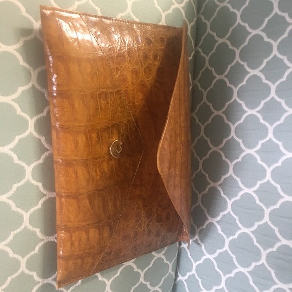 Clutches 👛 - Picture 2 of 7