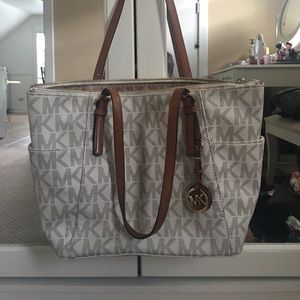 MK tote