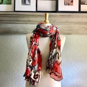 Beautiful floral scarf with a 70's vibe
