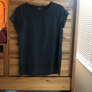 Gray t shirt with modern design