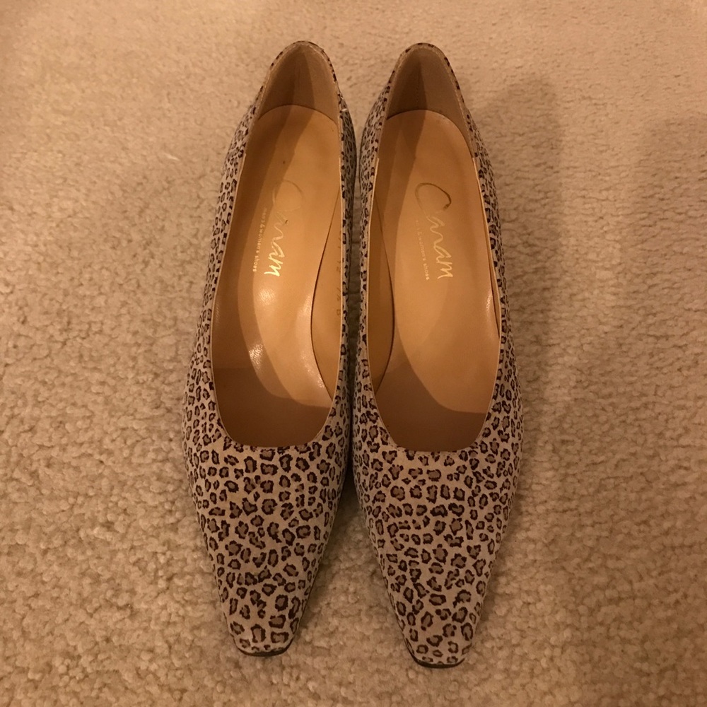EUC LADIES LEOPARD PRINT PUMPS SIZE 7.5