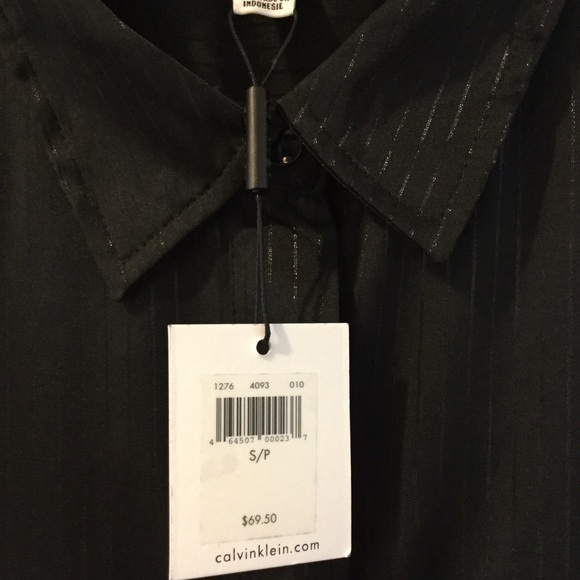 Calvin Klein button up - Picture 5 of 6