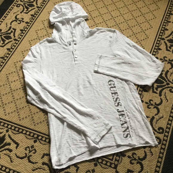 🏝❓GUESS Top ❓🏝 - Picture 1 of 3