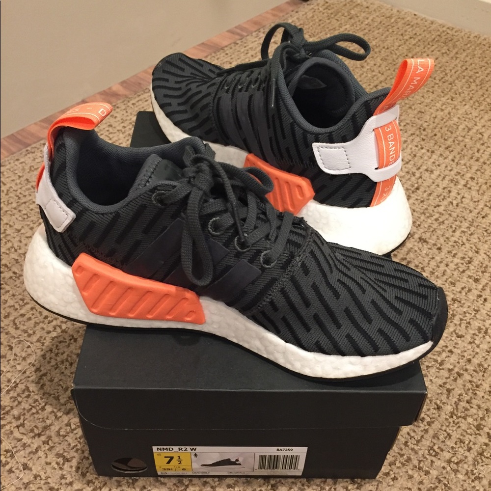 Adidas NMD_R2