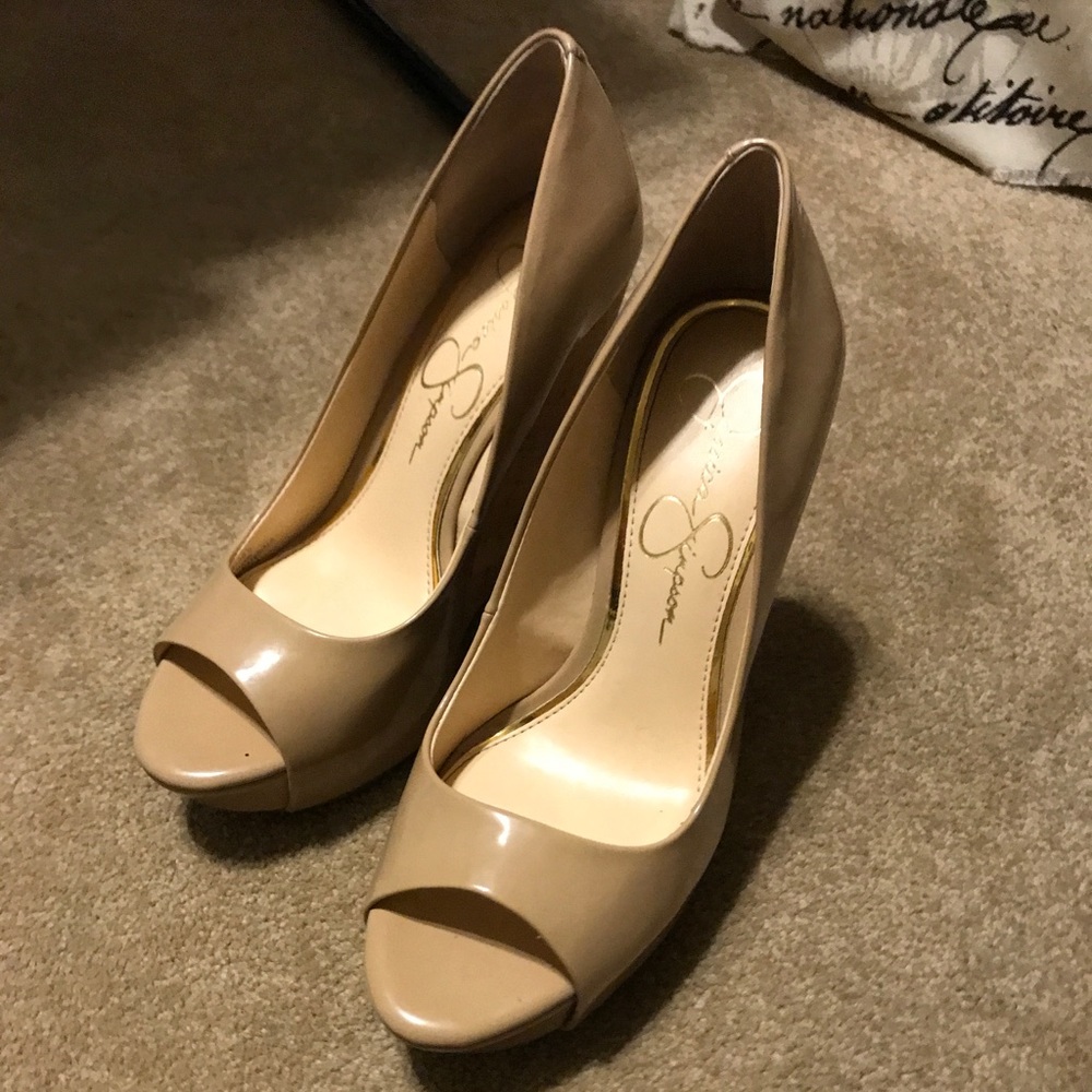 Nude wedges