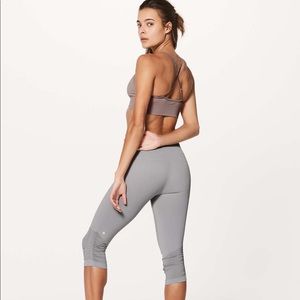 🅿️🅿️$105 Lululemon Awakening Crop Ice Gray 6