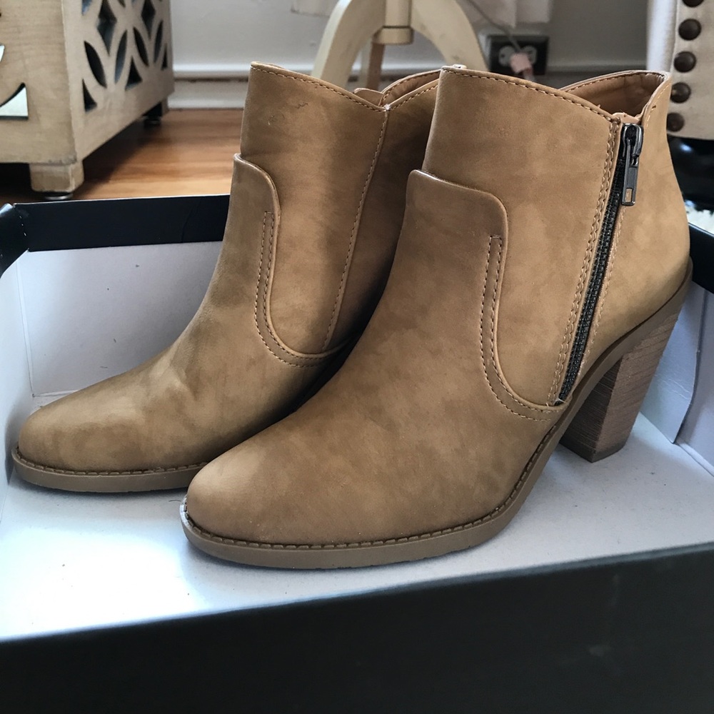 Dolce Vita Booties