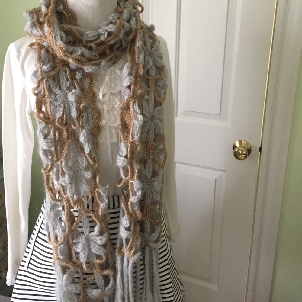 Like new H&M mohair scarf