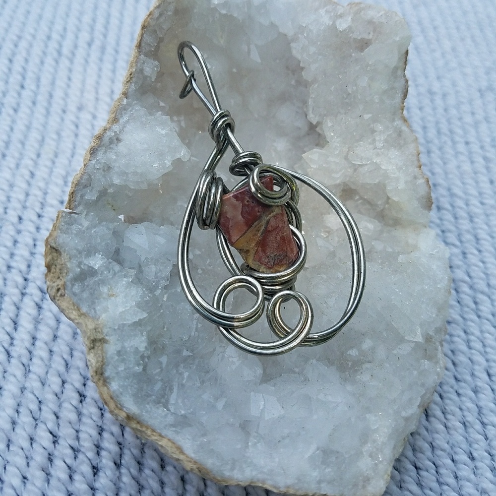 🍀Wire wrapped pendant with natural stone