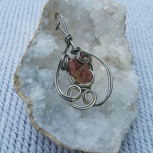 🍀Wire wrapped pendant with natural stone