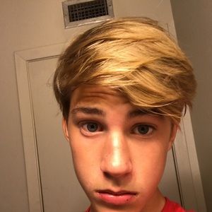 Meet your Posher, Dominic