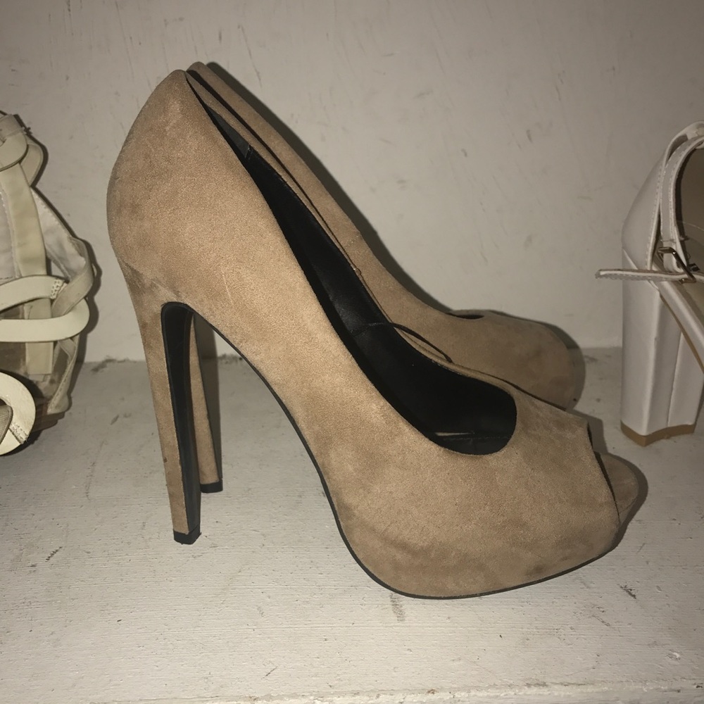 suede nude pumps