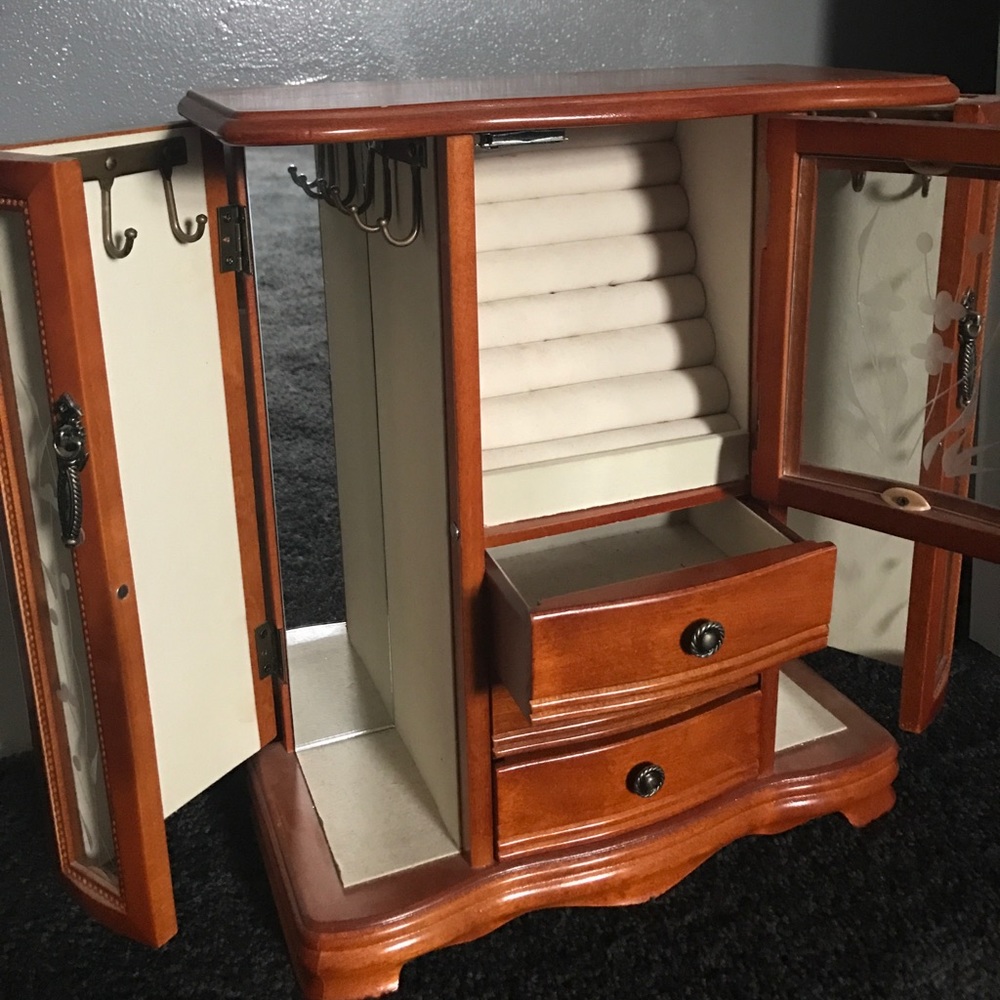 Jewelry Box - Picture 2 of 3