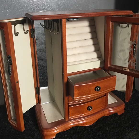 Jewelry Box - Picture 2 of 3