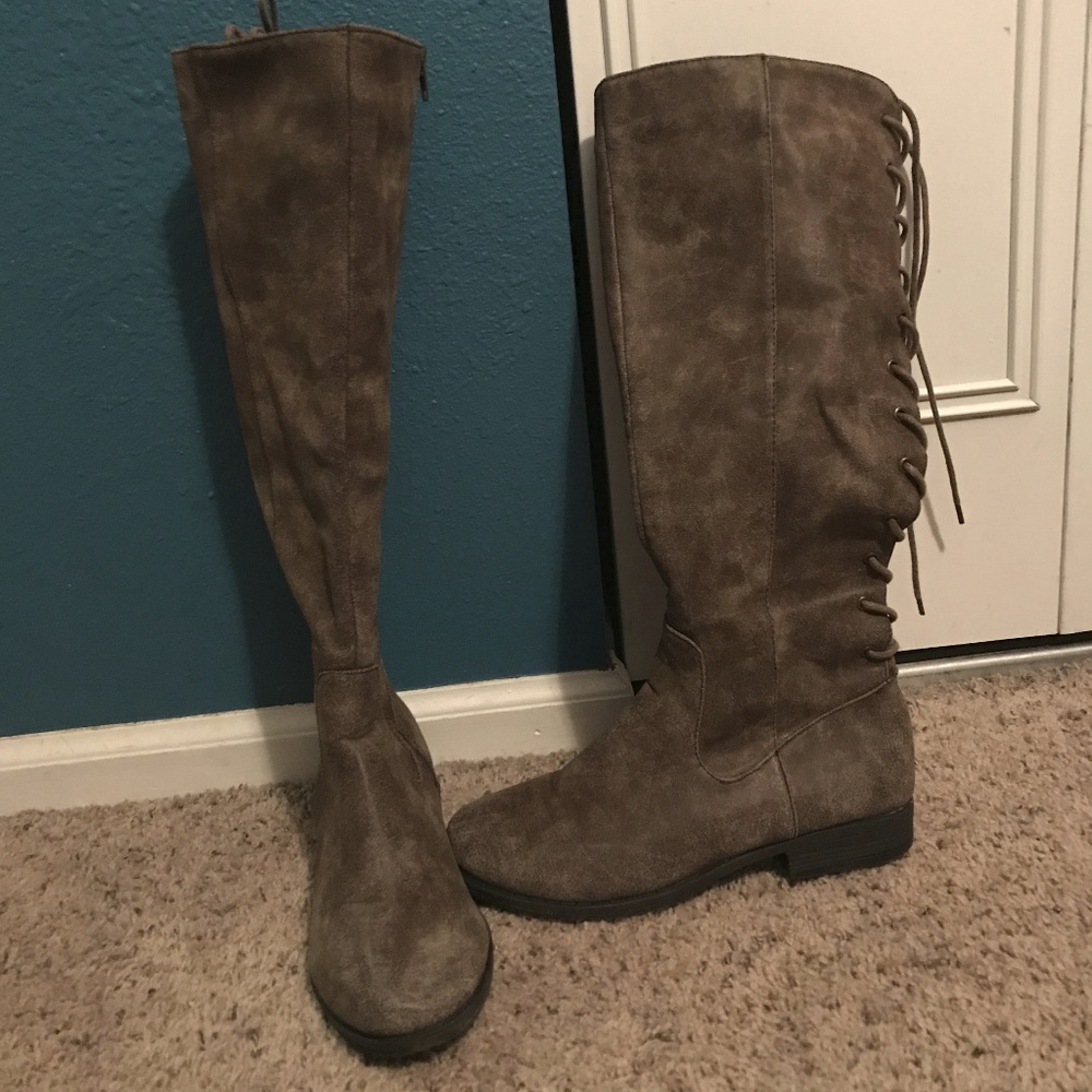 Brown Lace-Up Boots