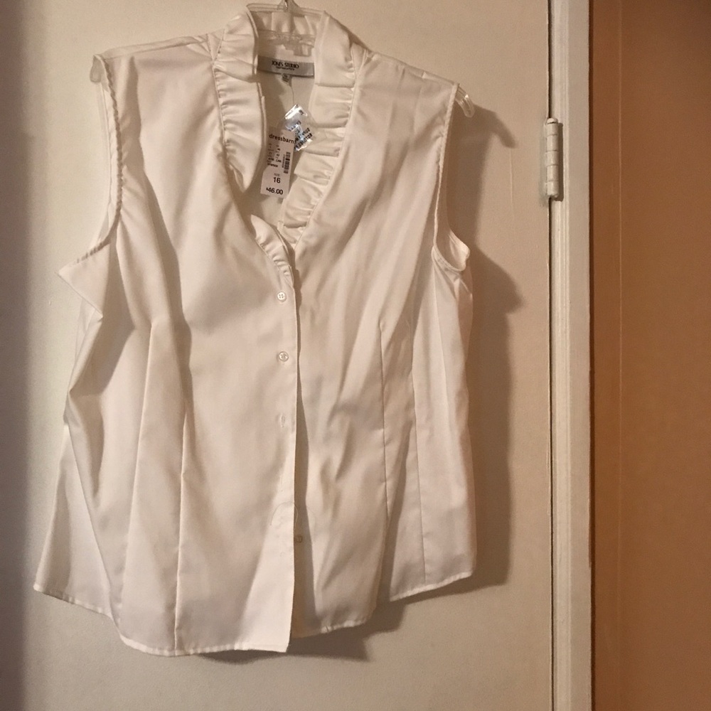 Ruffed Collar Jones studio blouse