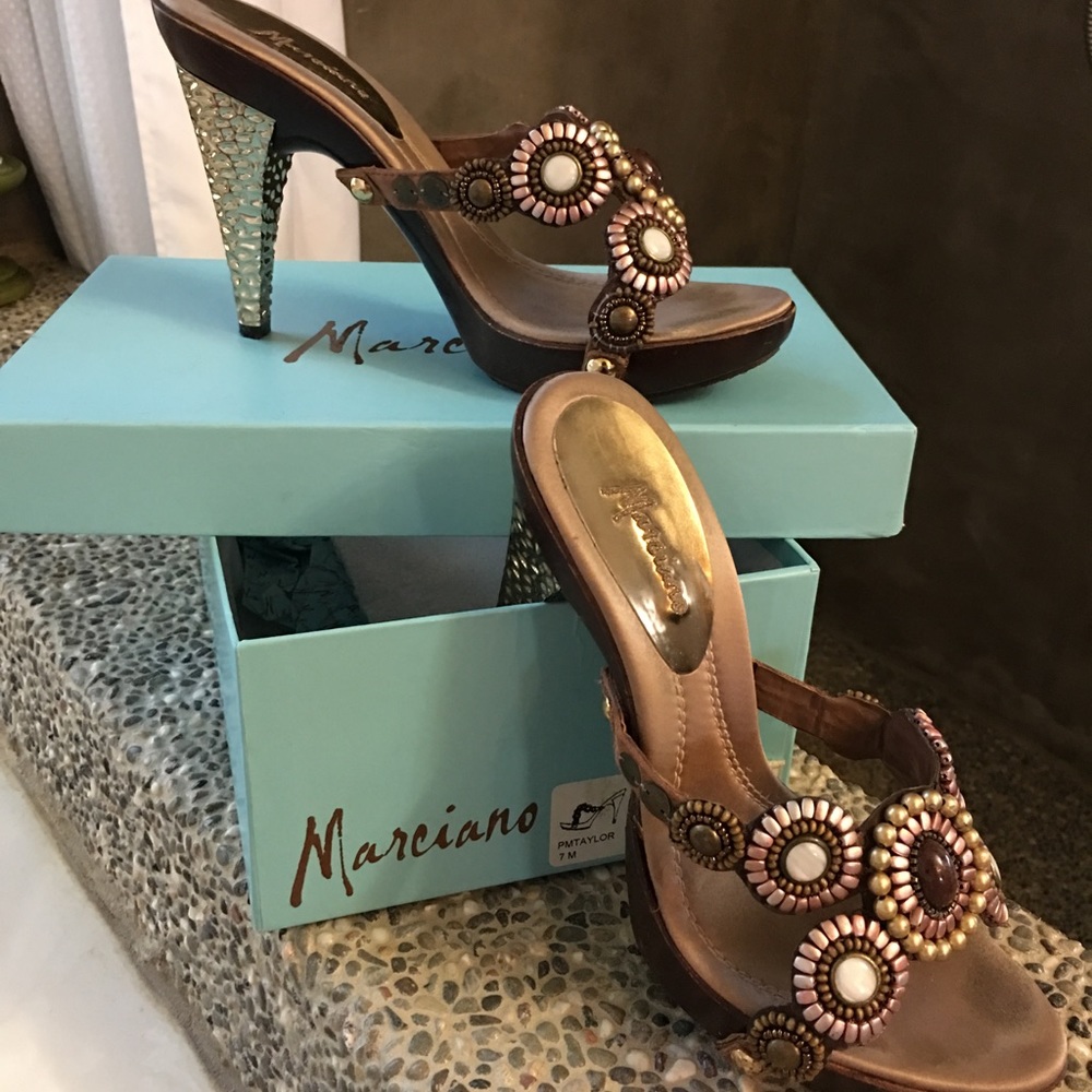 ❤️ Marciano Multi Color Heel Sandals ❤️