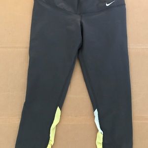 nike dri-fit crop leggings!!