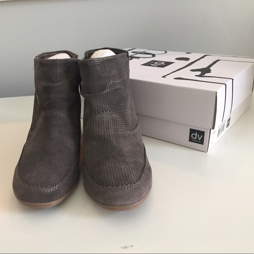 Women's Dolce Vita charcoal suede boots size 9