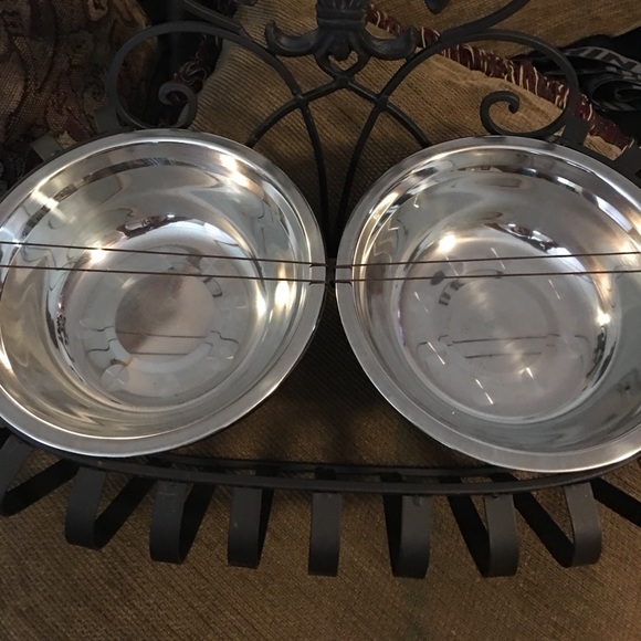 NEW! Pet bowl set!! PRICE IS FIRM - Picture 3 of 3