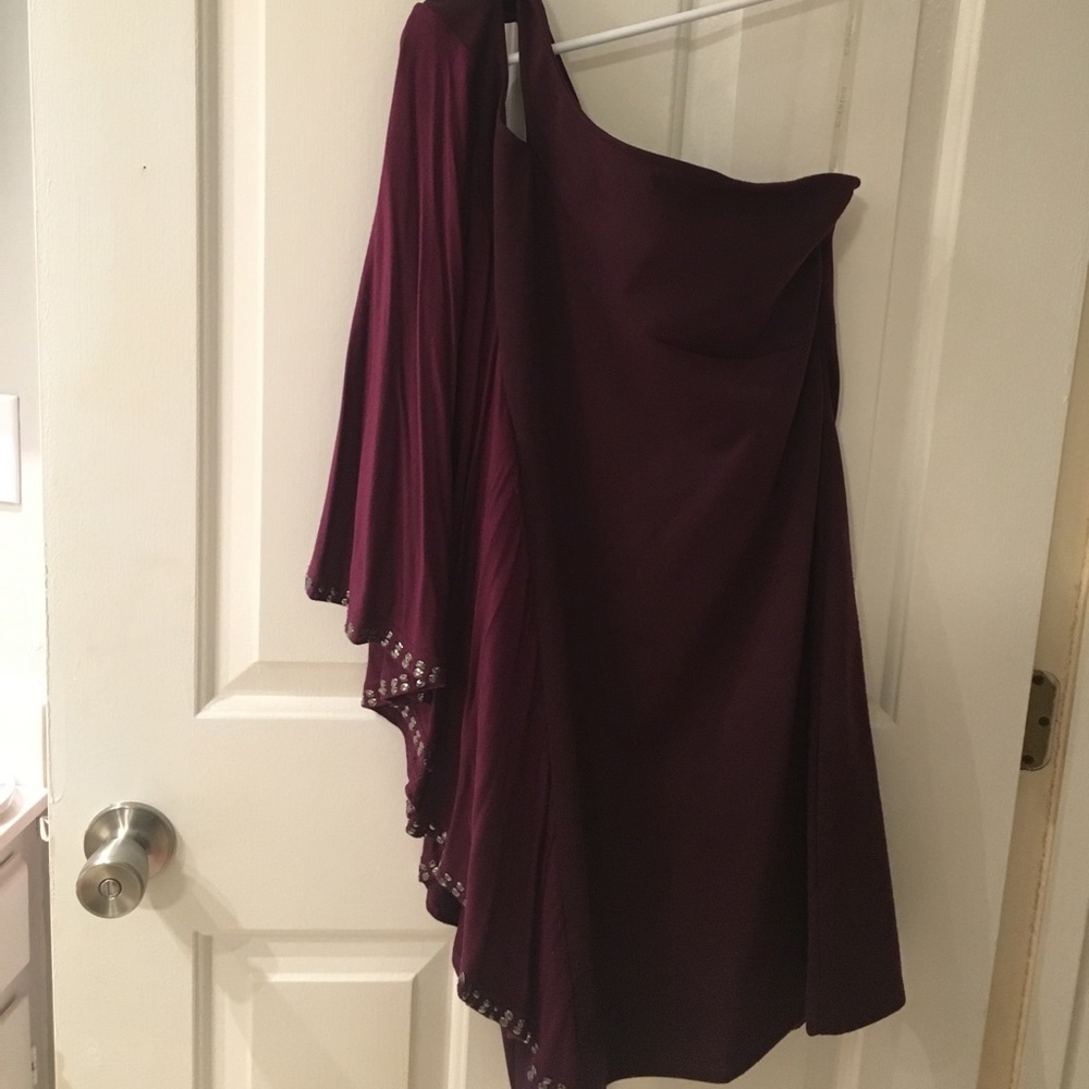 Esley One shoulder- flutter sleeve dress