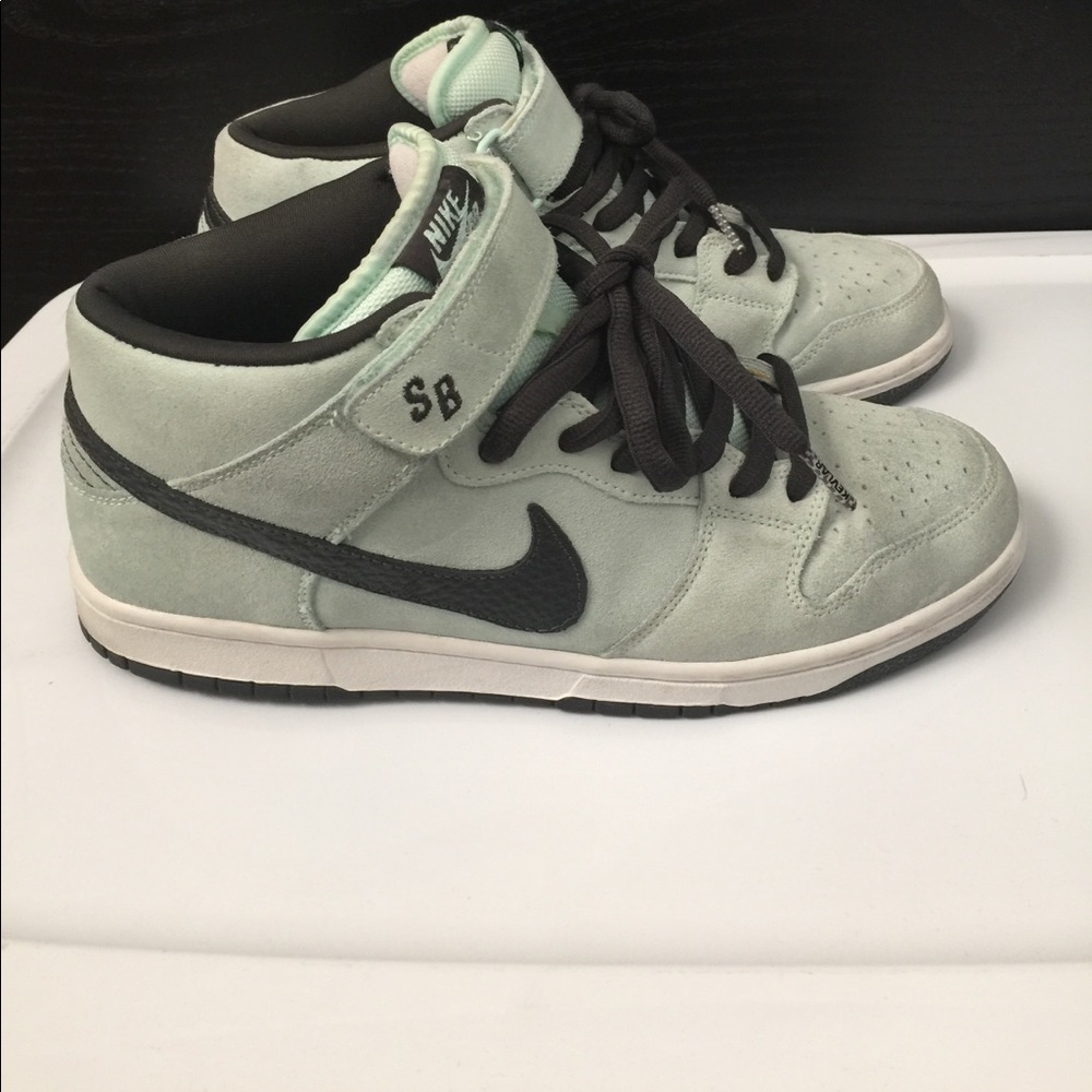 Nike SB Mid