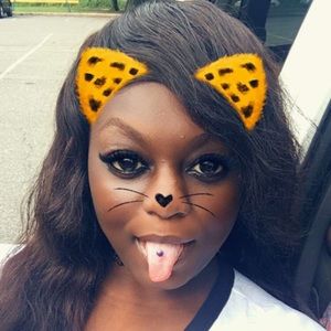 Meet your Posher, Latoya