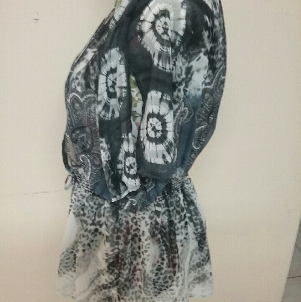 Blouse - Picture 2 of 3