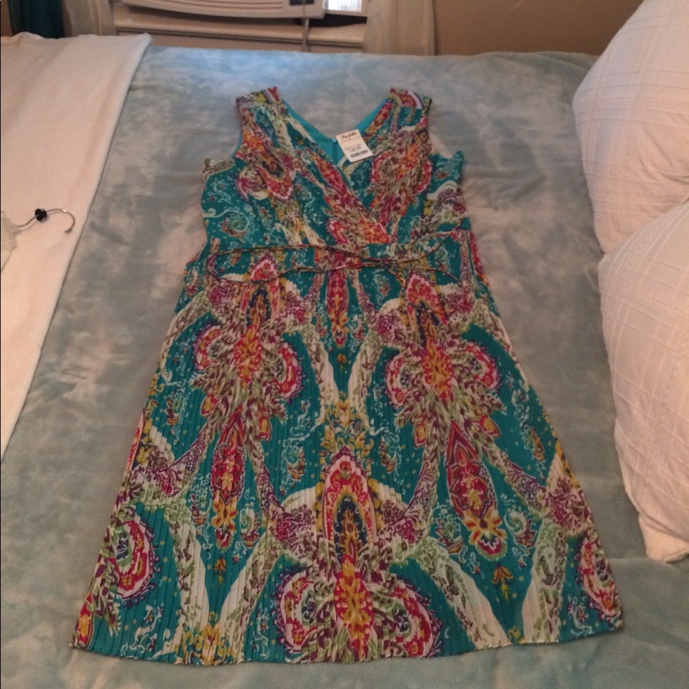 Floral small pleated V-neck Dress /with Belt